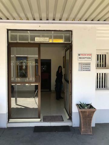 Hôtel Vm Truck Stop - Shell à Estcourt Extérieur photo